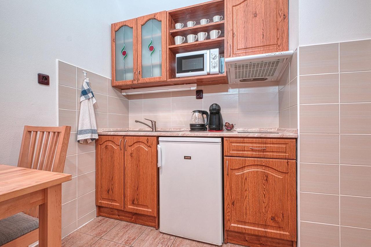 Apartments White - Hill Черні Дул Екстер'єр фото